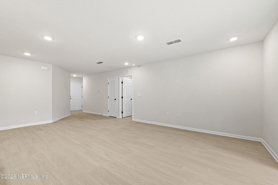 Spacious, unfurnished interior of a new home in , Jacksonville (Image 11).