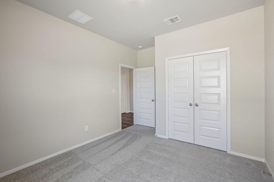 Spacious, unfurnished interior of a new home in Edgebrooke, Pflugerville (Image 32). Spacious, unfurnished interior of a new home in Edgebrooke, Pflugerville (Image 32).