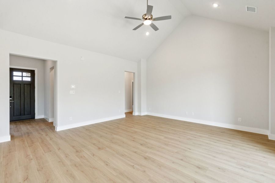 Spacious, unfurnished interior of a new home in Ellis Ranch Estates, Waxahachie (Image 23). Spacious, unfurnished interior of a new home in Ellis Ranch Estates, Waxahachie (Image 23).