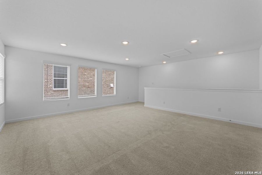Spacious, unfurnished interior of a new home in Brookmill, San Antonio (Image 13).