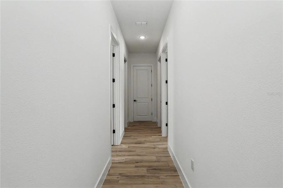 Spacious, unfurnished interior of a new home in , Ocala (Image 21).