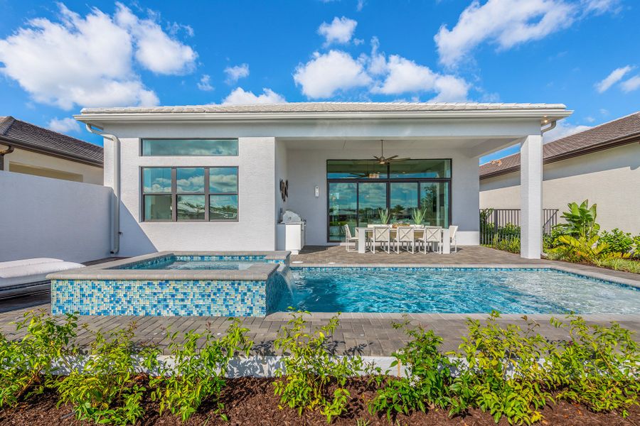 Exterior details of a home in Valencia Del Mar, Boynton Beach (Image 6).