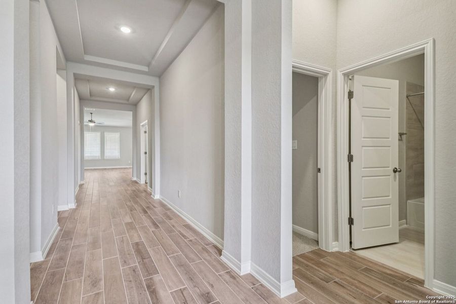 Spacious, unfurnished interior of a new home in Fox Falls, Boerne (Image 39).