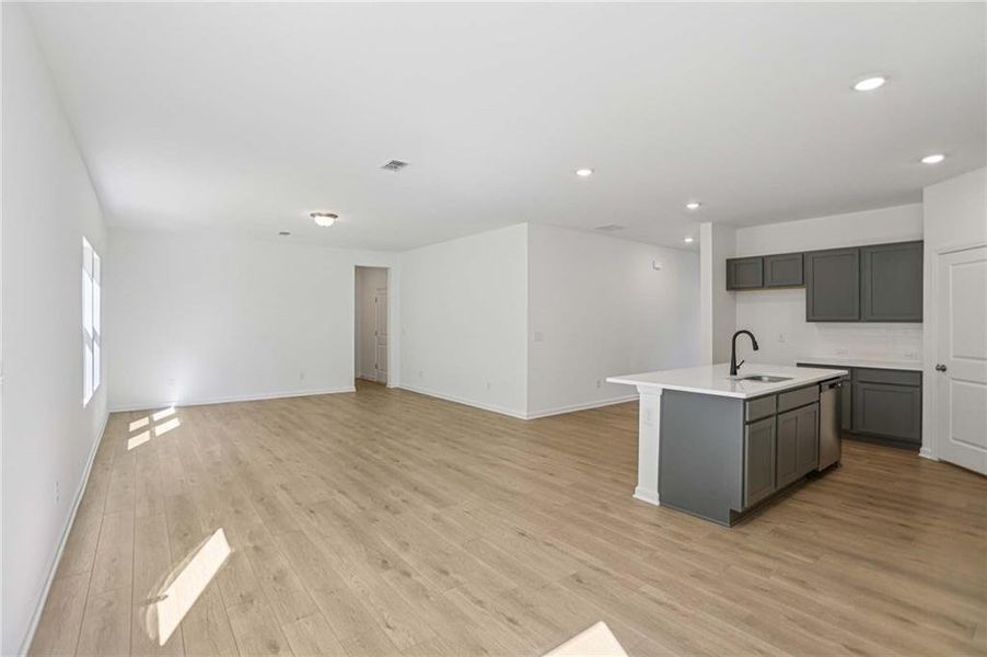 Spacious, unfurnished interior of a new home in The Pointe at Heron Bay, Locust Grove (Image 30).