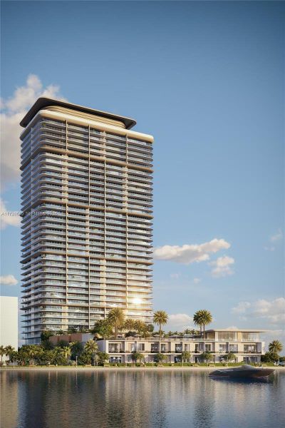 Condo located in Hollywood, FL showcasing its design and architecture (Image 4).