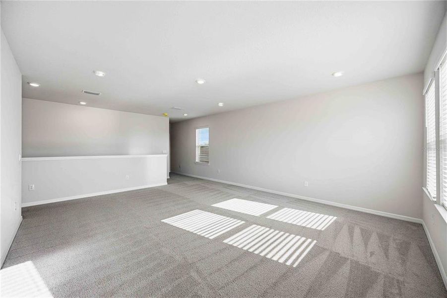 Spacious, unfurnished interior of a new home in Coddington, Bradenton (Image 62).