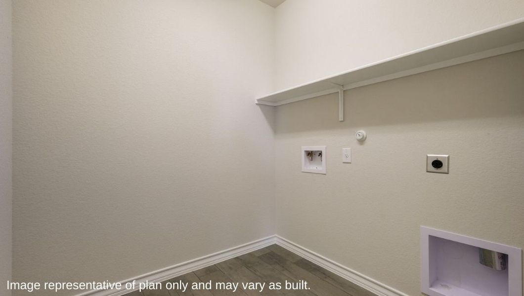 Representative unfurnished interior of a home built from the The Irvine by D.R. Horton in Veranda, San Antonio (Image 23).