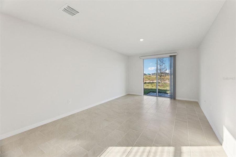 Spacious, unfurnished interior of a new home in Wynnstone - Signature Series, Davenport (Image 16).