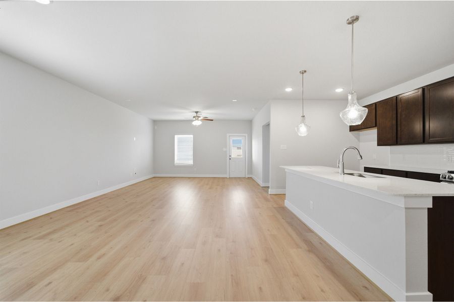 Spacious, unfurnished interior of a new home in Bay Creek, Baytown (Image 15).