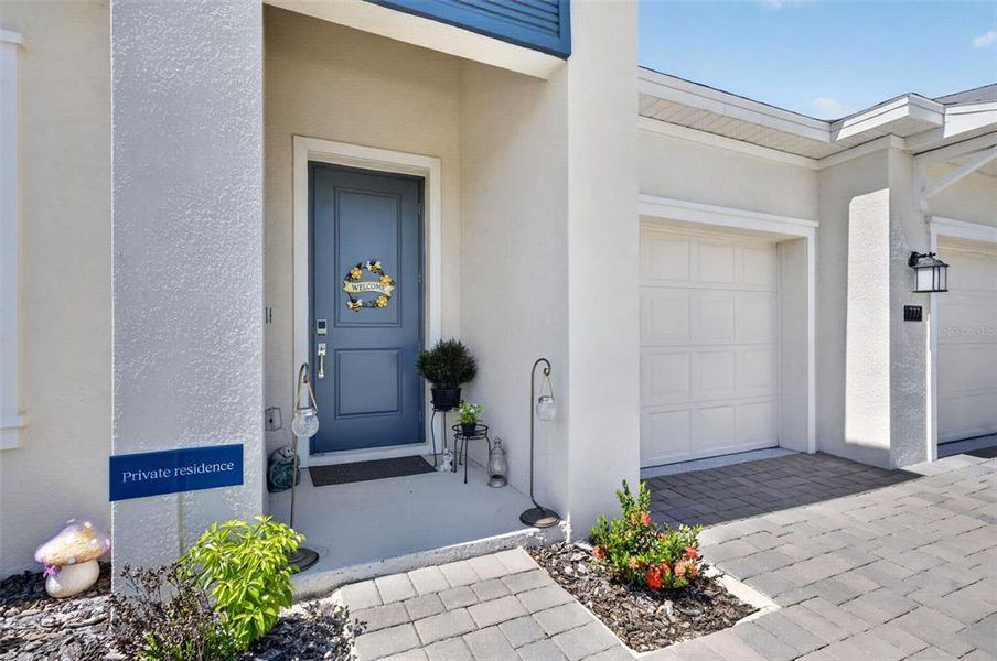 Exterior details and patio area of a home in Bronson's Ridge, Apopka (Image 4).