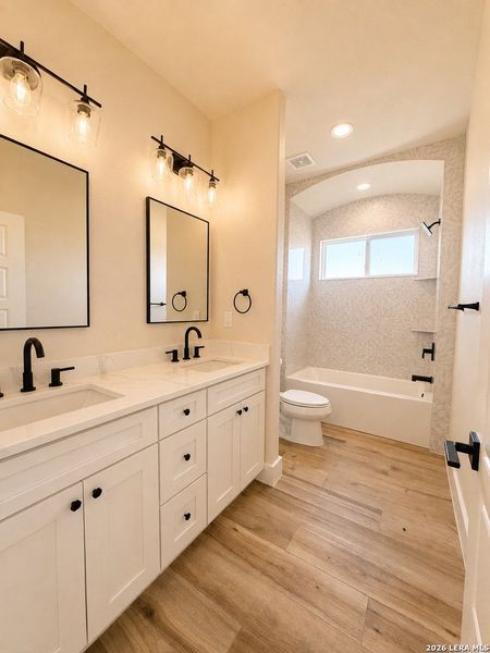 Furnished interior view inside a new home in , La Vernia (Image 5).