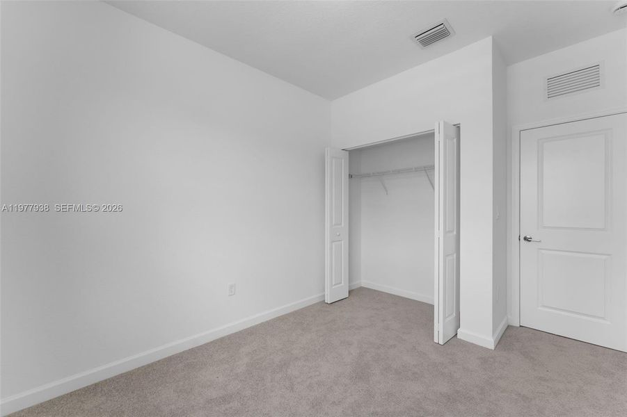 Spacious, unfurnished interior of a new home in , Florida City (Image 17).
