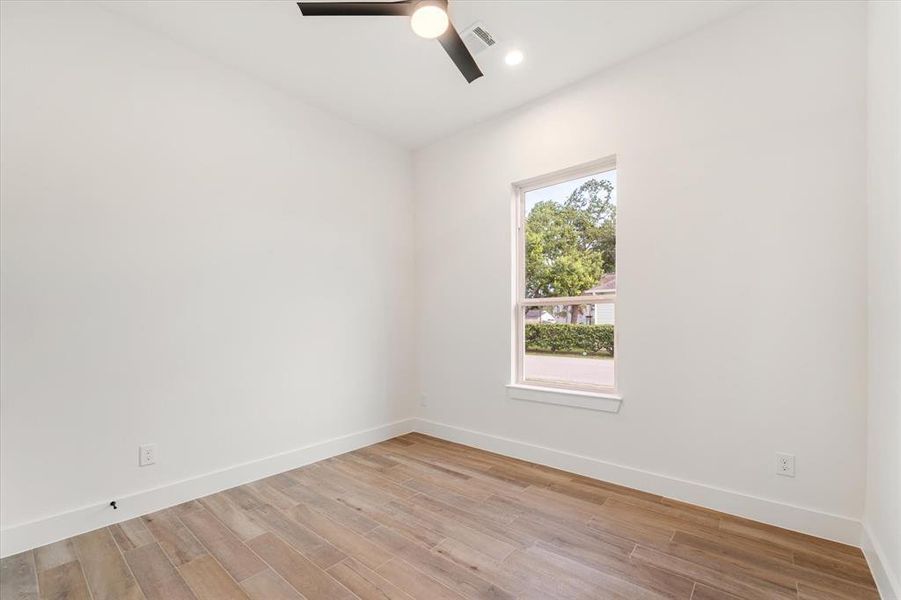 Bedroom 4, also offering a ceiling fan and 2 recessed lights.