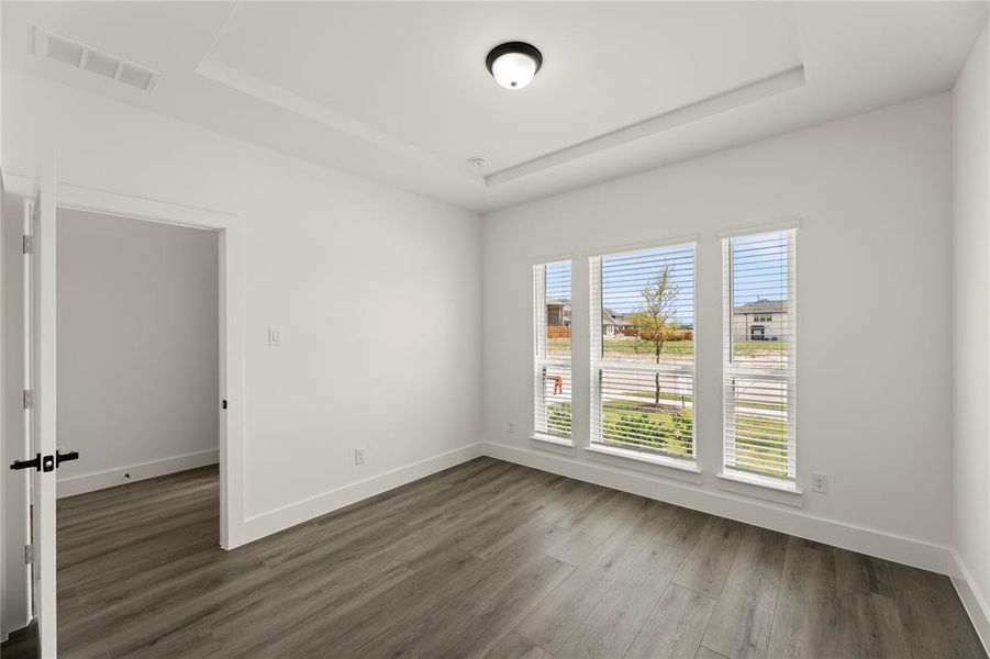 Spacious, unfurnished interior of a new home in Brookfield, Melissa (Image 17). Spacious, unfurnished interior of a new home in Brookfield, Melissa (Image 17).