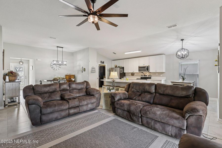 Furnished interior view inside a new home in Creekside Manor, Jacksonville (Image 38). Furnished interior view inside a new home in Creekside Manor, Jacksonville (Image 38).
