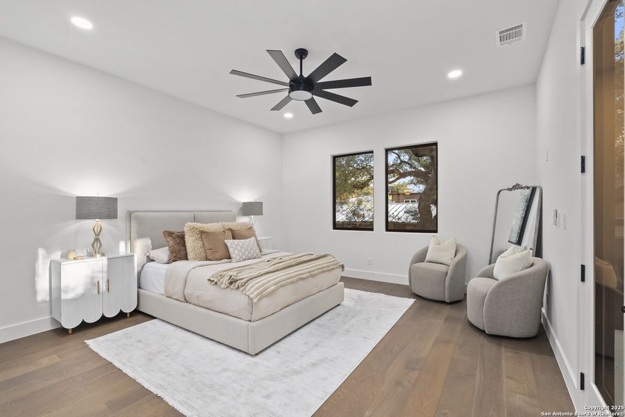 Furnished interior view inside a new home in , Alamo Heights (Image 15). Furnished interior view inside a new home in , Alamo Heights (Image 15).