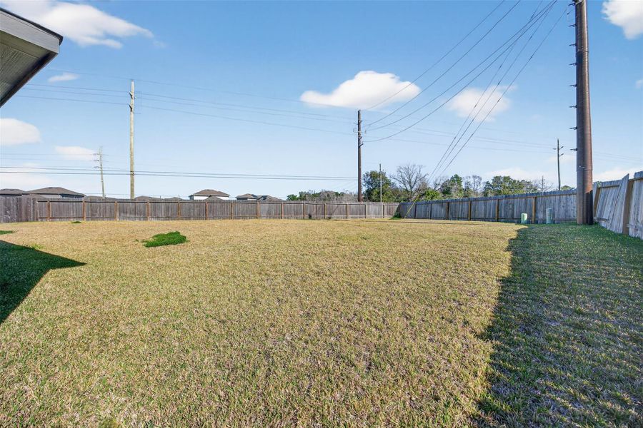 Exterior details and patio area of a home in , Houston (Image 27).