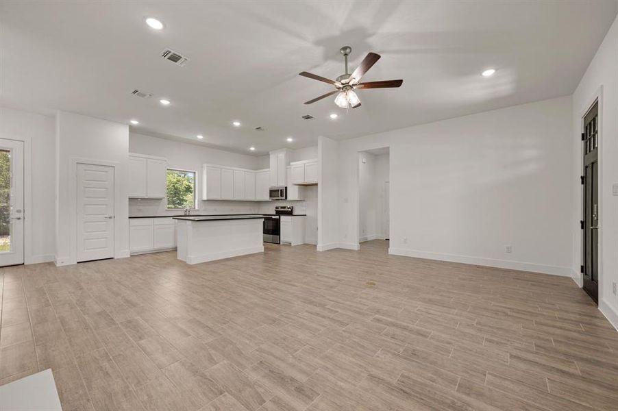 Spacious, unfurnished interior of a new home in Saddleback Estates, Boyd (Image 13).