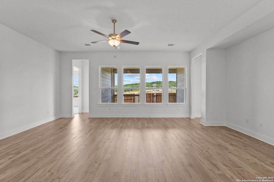 Spacious, unfurnished interior of a new home in Homestead, Schertz (Image 26).