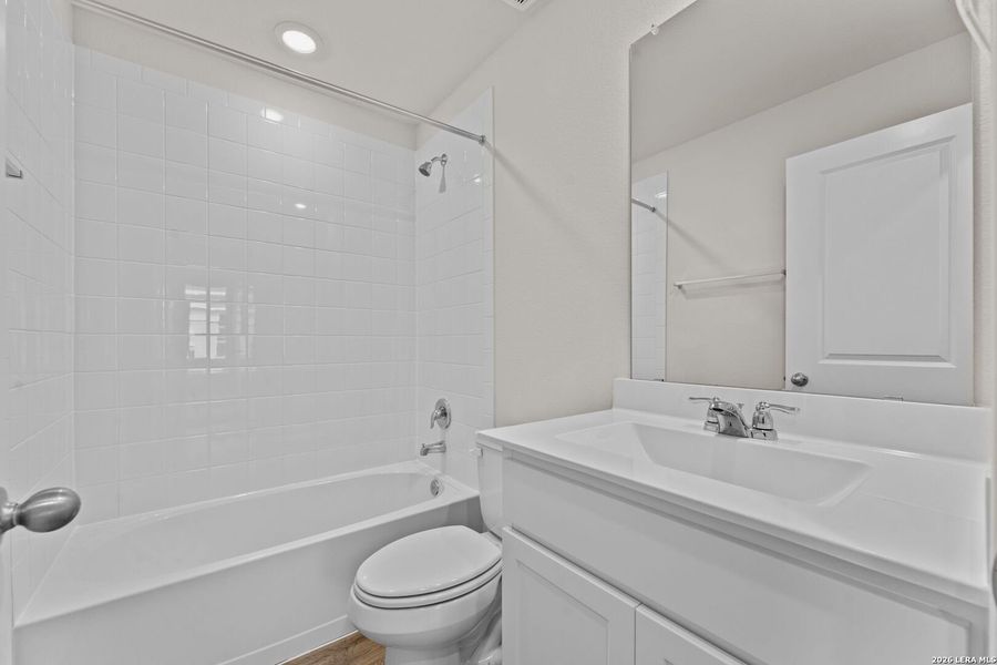 Furnished interior view inside a new home in Bollinger, Uhland (Image 4).