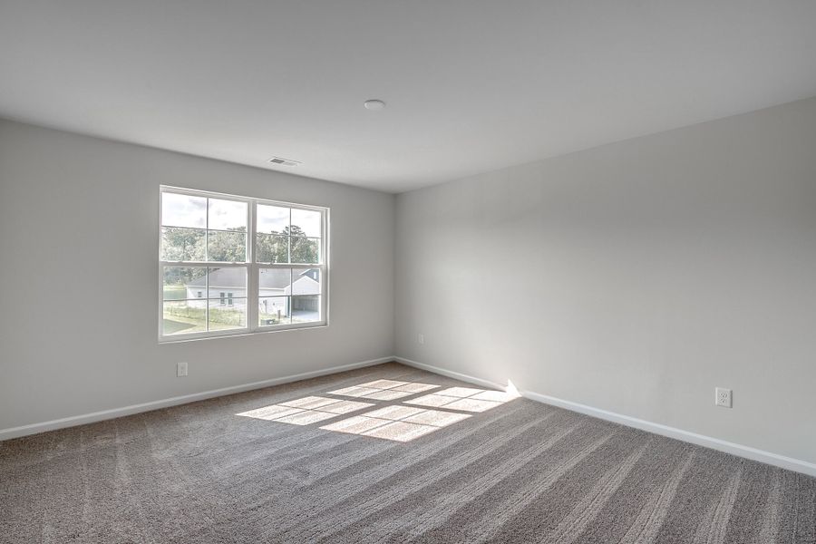 Spacious, unfurnished interior of a new home in , Summerville (Image 36).