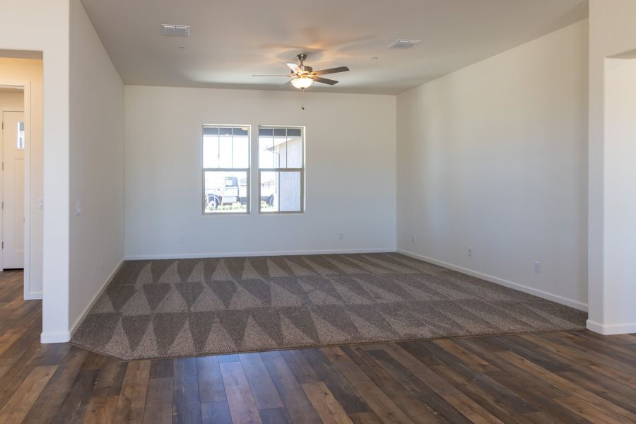 Spacious, unfurnished interior of a new home in Heritage Pointe, Chino Valley (Image 22).