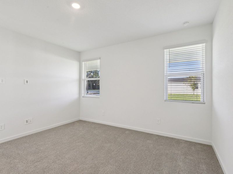 Spacious, unfurnished interior of a new home in Colbert Landings, Palm Coast (Image 11).