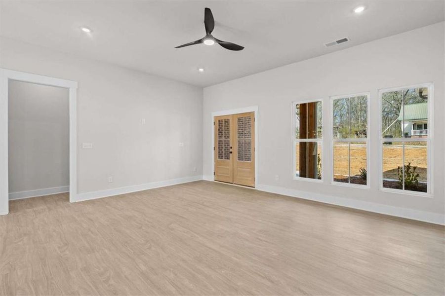 Spacious, unfurnished interior of a new home in , Temple (Image 18).