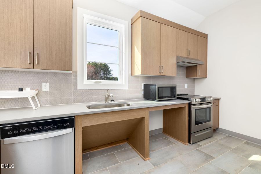 71-web-or-mls-544-Barrington-Row-71