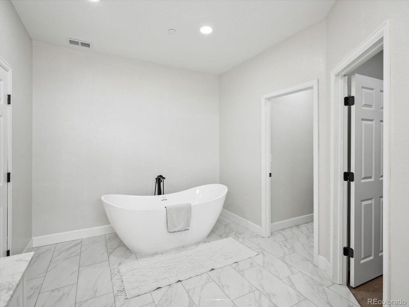 Furnished interior view inside a new home in , Strasburg (Image 27).