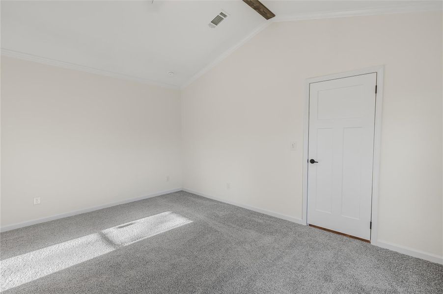 Spacious, unfurnished interior of a new home in , Somerville (Image 18).