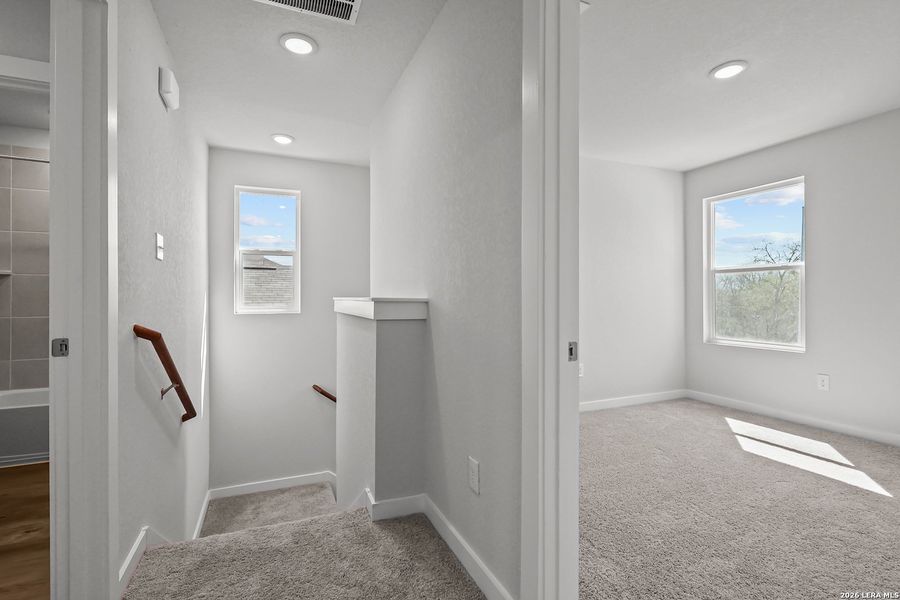Spacious, unfurnished interior of a new home in Applewhite Meadows, San Antonio (Image 20).