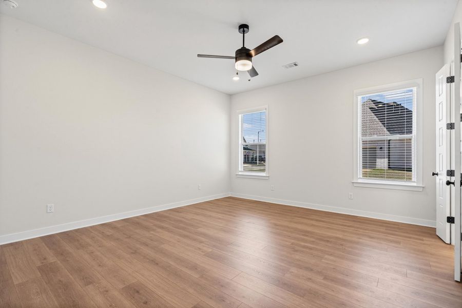 Spacious, unfurnished interior of a new home in Lockwood, Collierville (Image 19).
