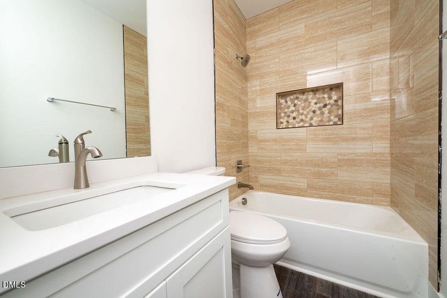 7 Mercury Ct-Hall Bathroom