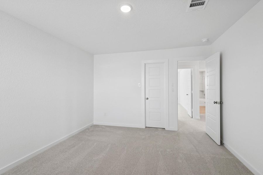 Spacious, unfurnished interior of a new home in Miller's Pond, Rosenberg (Image 21). Spacious, unfurnished interior of a new home in Miller's Pond, Rosenberg (Image 21).