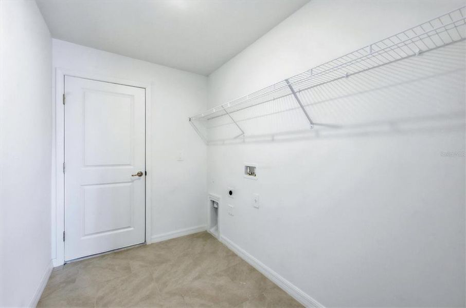 Spacious, unfurnished interior of a new home in Rotonda Lakes, Rotonda West (Image 29).