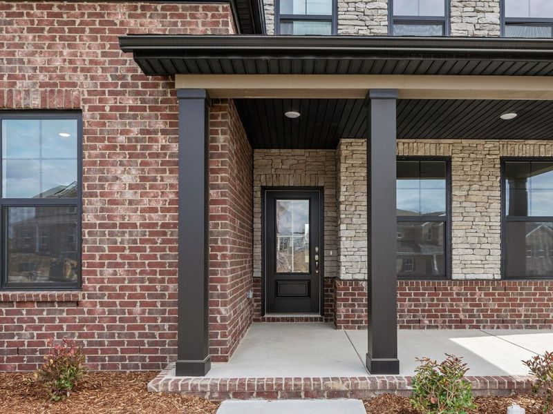 Exterior details and patio area of a home in Benders Cove, Mount Juliet (Image 3).