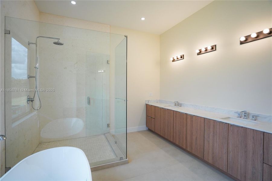 Image 76 of a home in .