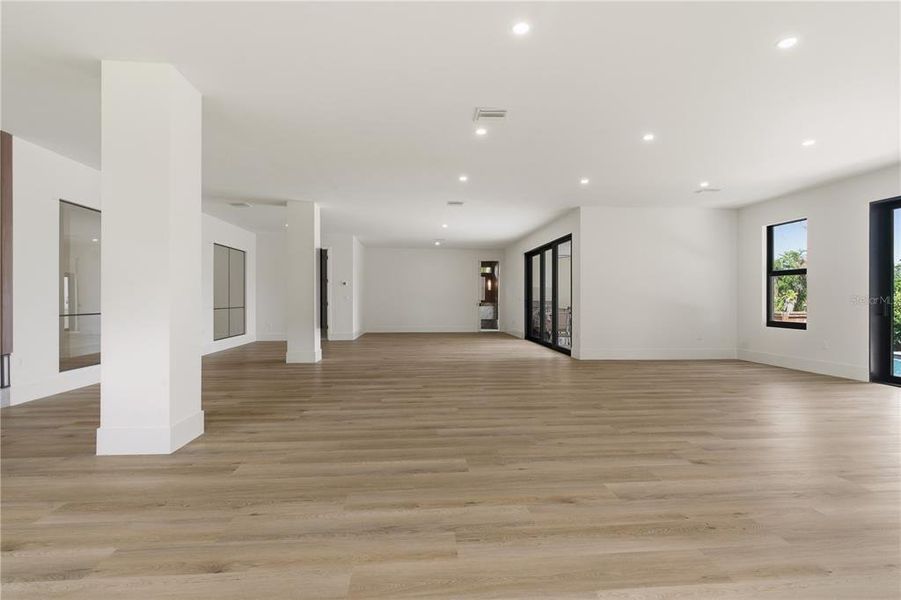 Spacious, unfurnished interior of a new home in , Clermont (Image 47). Spacious, unfurnished interior of a new home in , Clermont (Image 47).