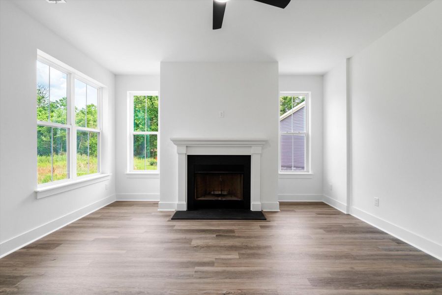 Spacious, unfurnished interior of a new home in , Charleston (Image 18).