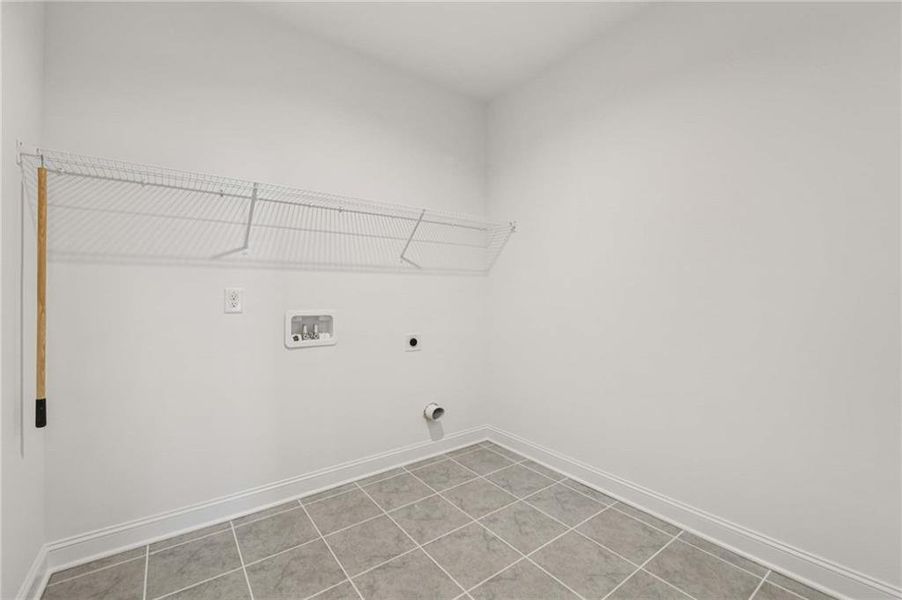 Spacious, unfurnished interior of a new home in East Harbor II at Chestatee, Dawsonville (Image 37).