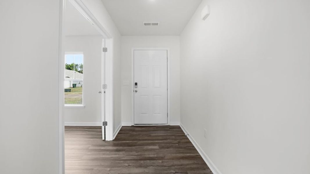 Spacious, unfurnished interior of a new home in Bentley Park, Greenwood (Image 14).