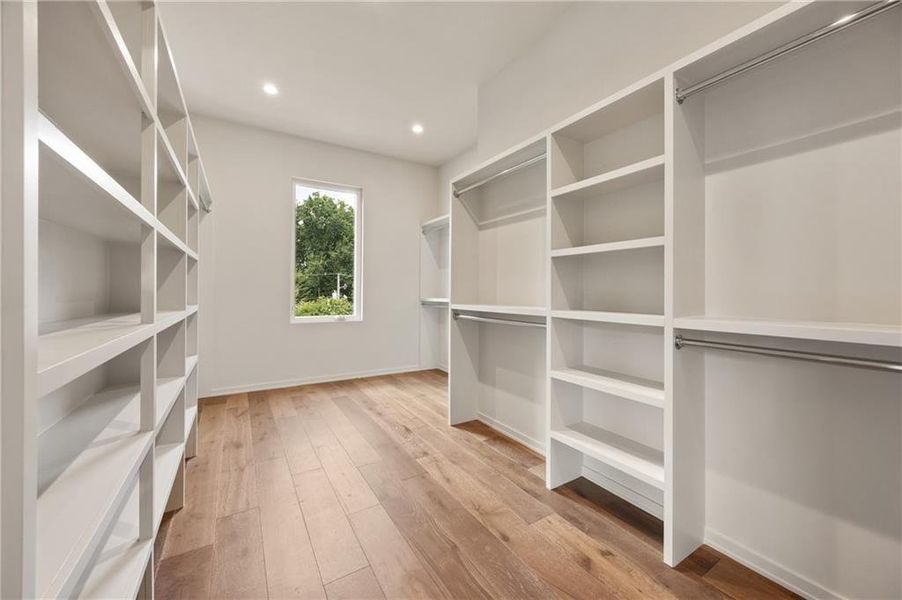 Spacious, unfurnished interior of a new home in , Sandy Springs (Image 21).