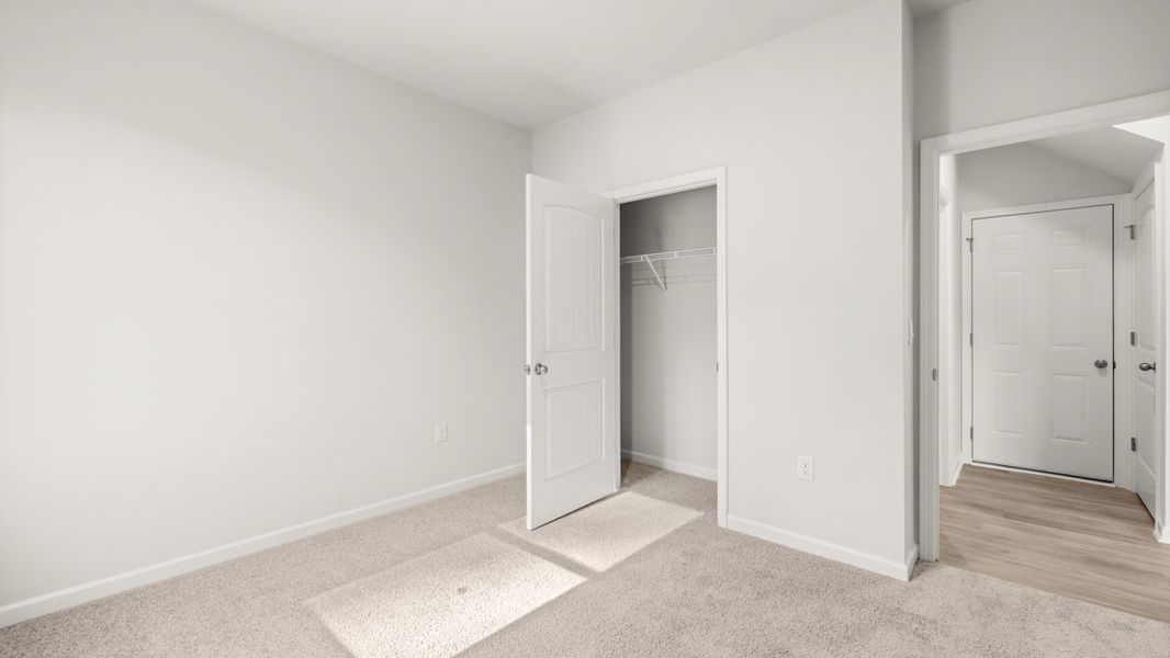 Spacious, unfurnished interior of a new home in Oconee Overlook, Gainesville (Image 20).