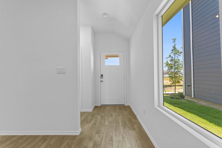 Spacious, unfurnished interior of a new home in Valverde, Bastrop (Image 24).