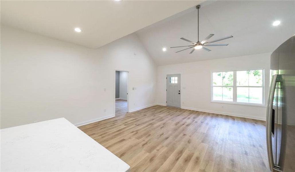 Spacious, unfurnished interior of a new home in , Temple (Image 27).