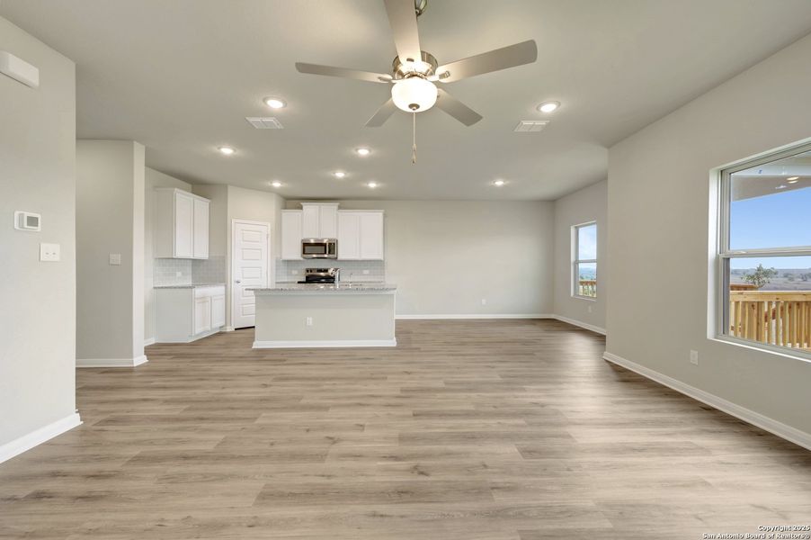 Spacious, unfurnished interior of a new home in Paloma Park, Converse (Image 37).