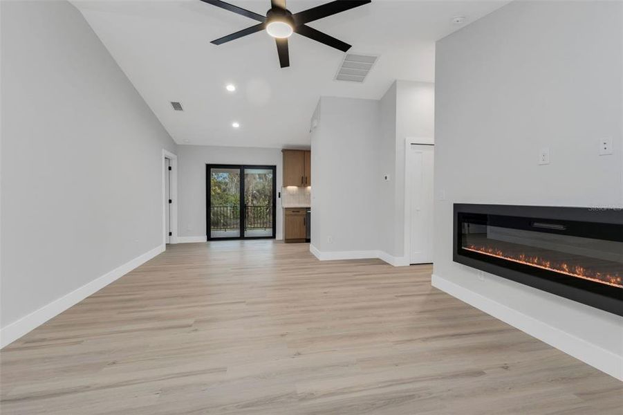 Spacious, unfurnished interior of a new home in , Punta Gorda (Image 16).