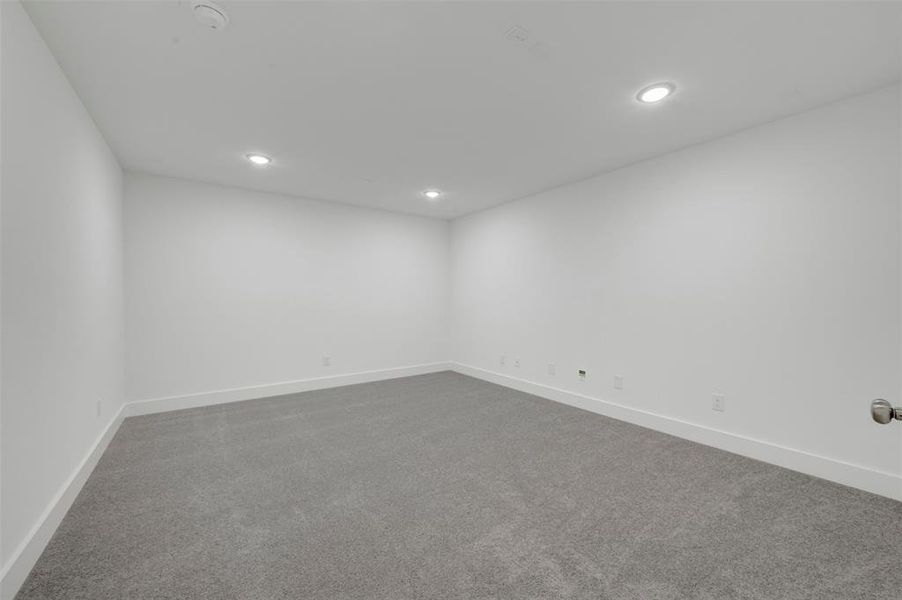 Spacious, unfurnished interior of a new home in Vintage Village, Argyle (Image 30).