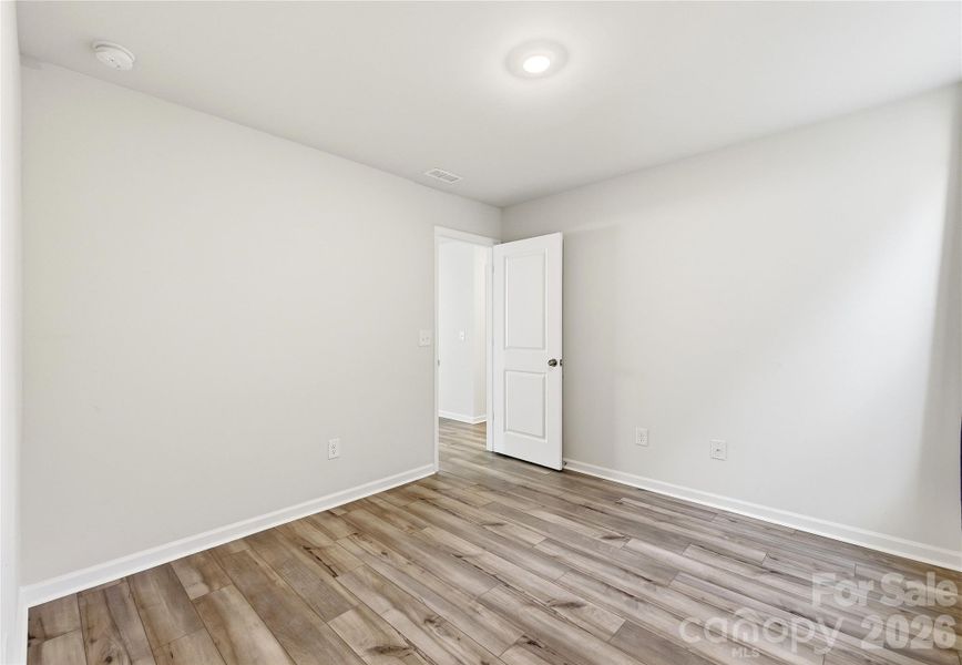 Spacious, unfurnished interior of a new home in Elizabeth, Fort Mill (Image 34).